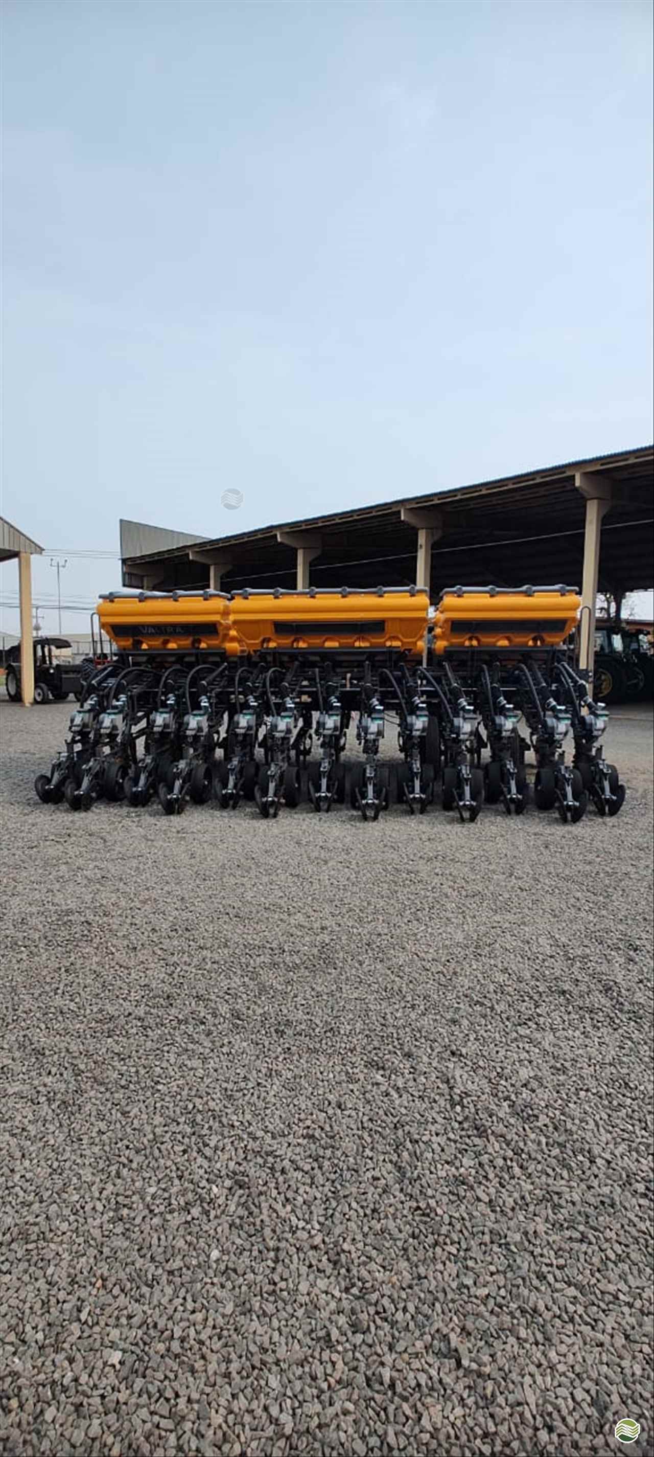 PLANTADEIRA VALTRA HITECH BP 1307 GR Máquinas Agrícolas ARAPONGAS PARANÁ PR